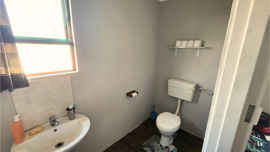 4 Bedroom Property for Sale in Hartebeesfontein Western Cape